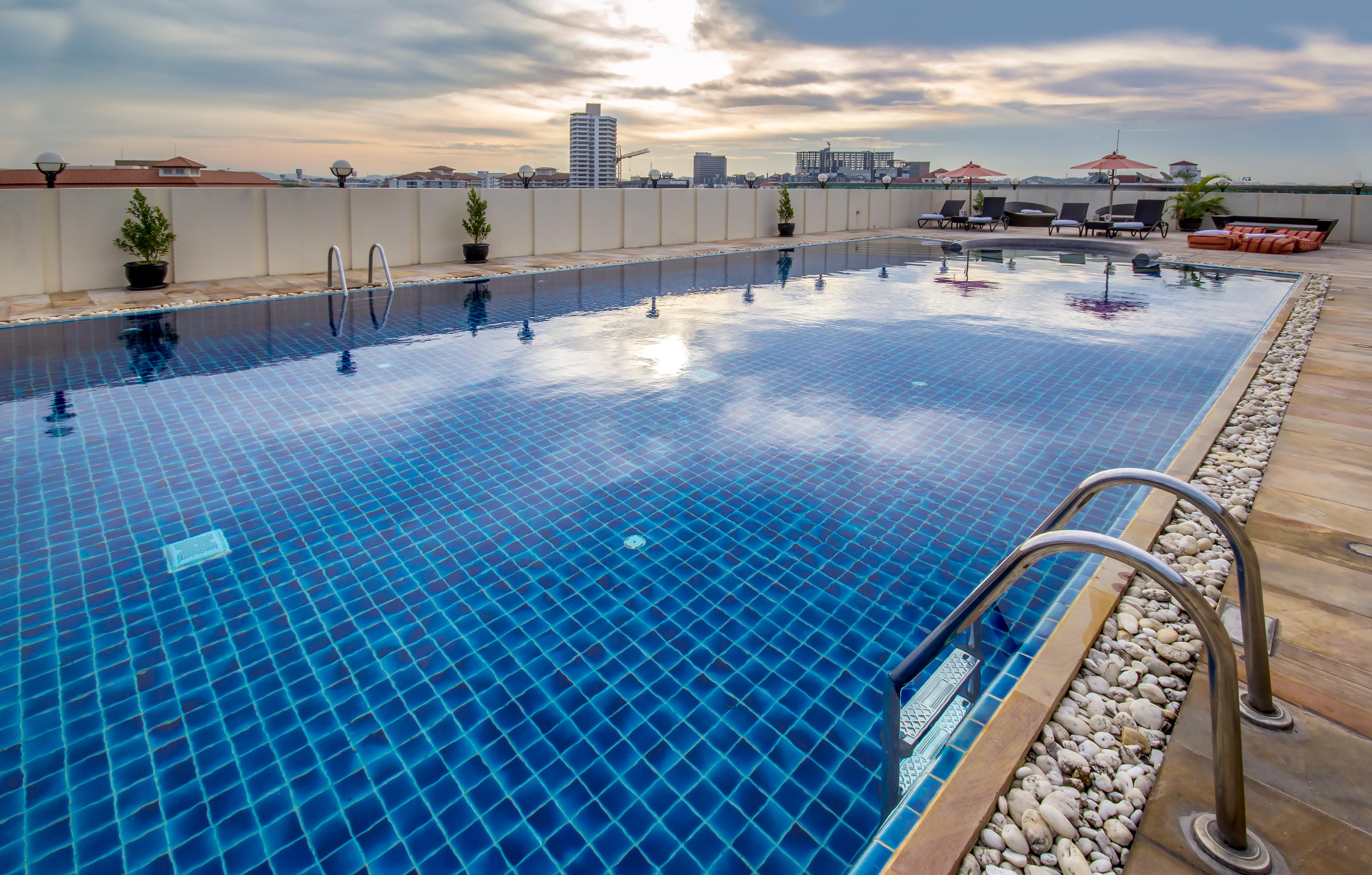 Nova Suites Pattaya By Compass Hospitality Exterior foto