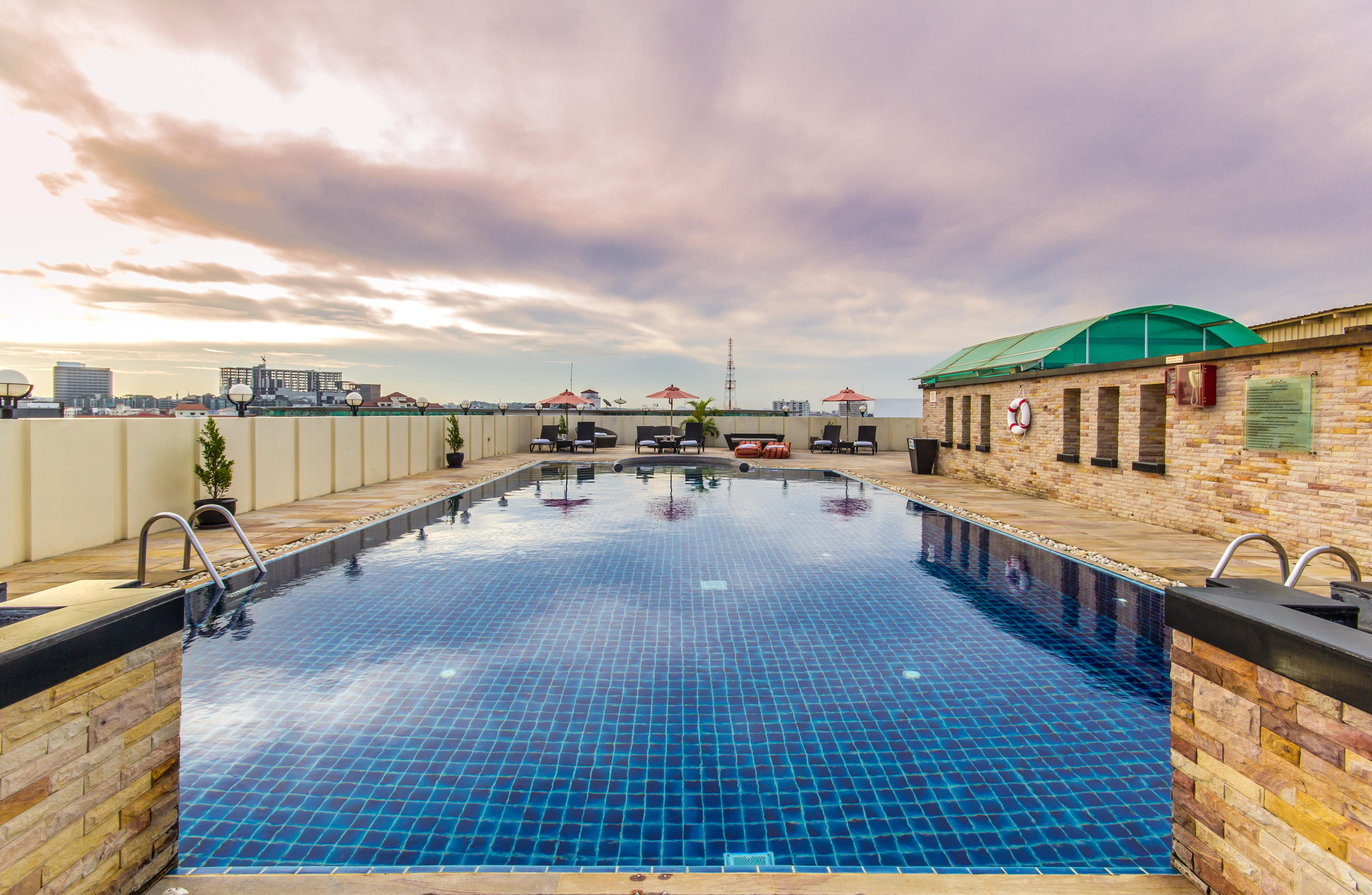 Nova Suites Pattaya By Compass Hospitality Exterior foto