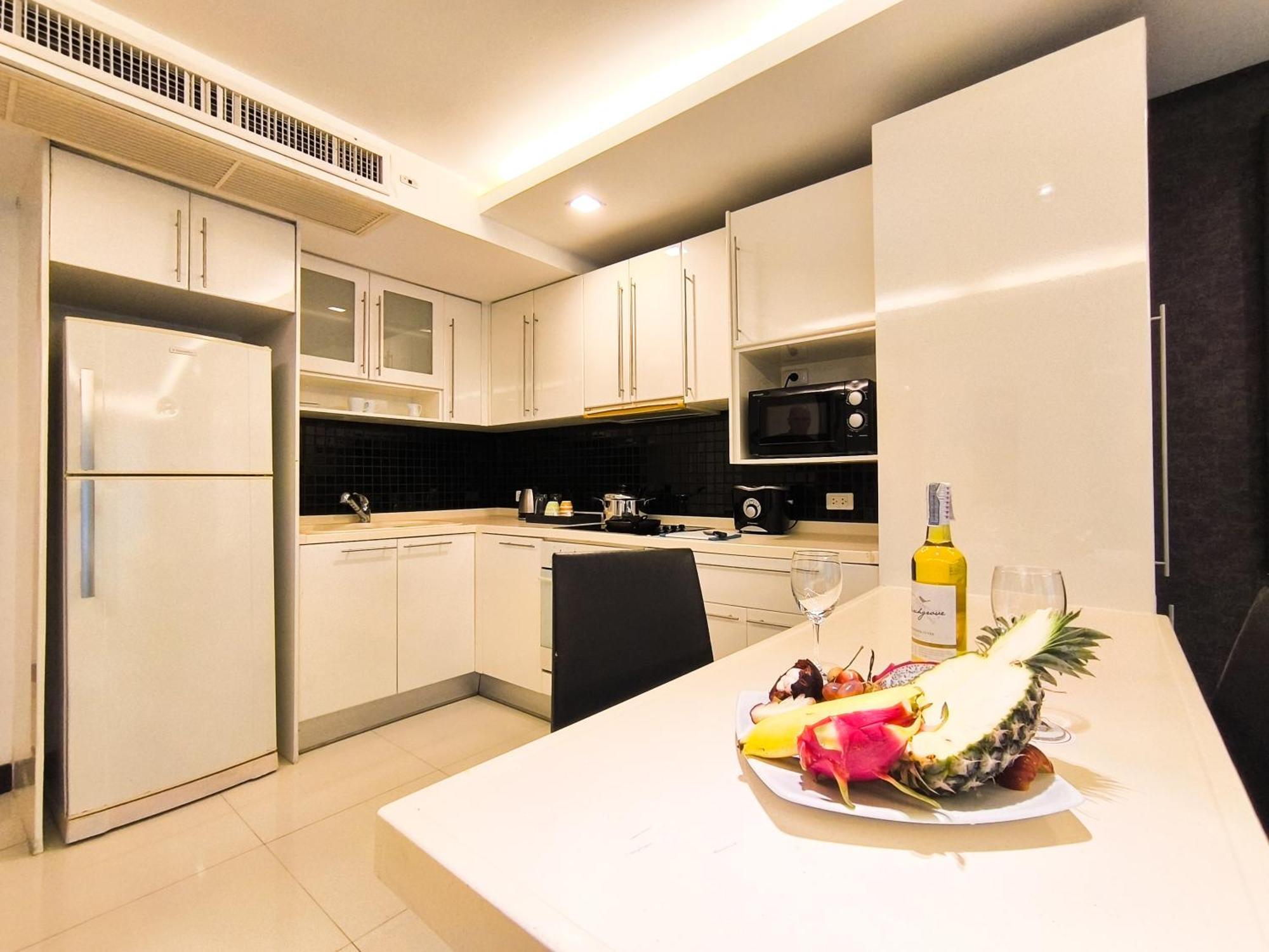Nova Suites Pattaya By Compass Hospitality Exterior foto