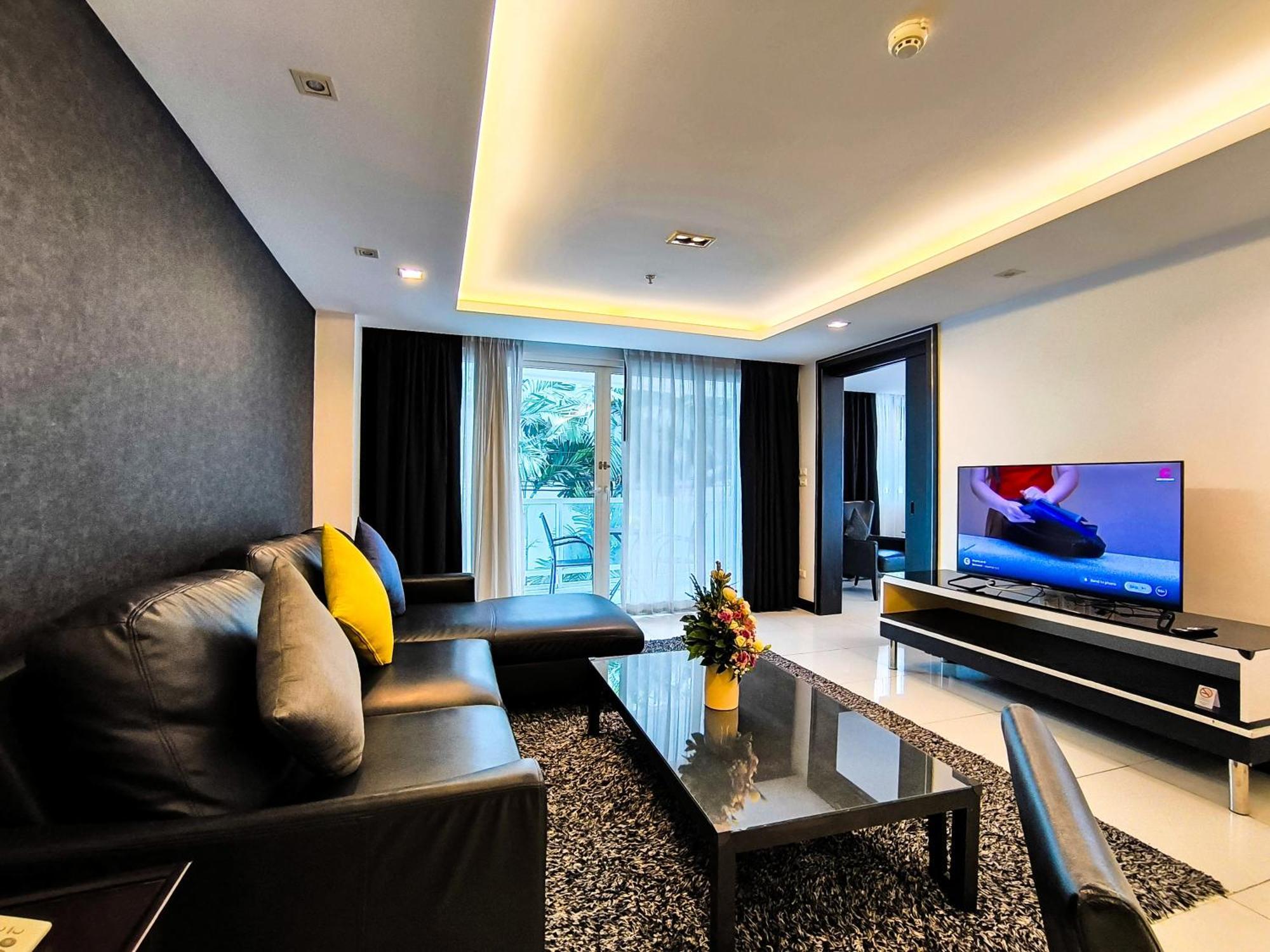Nova Suites Pattaya By Compass Hospitality Exterior foto