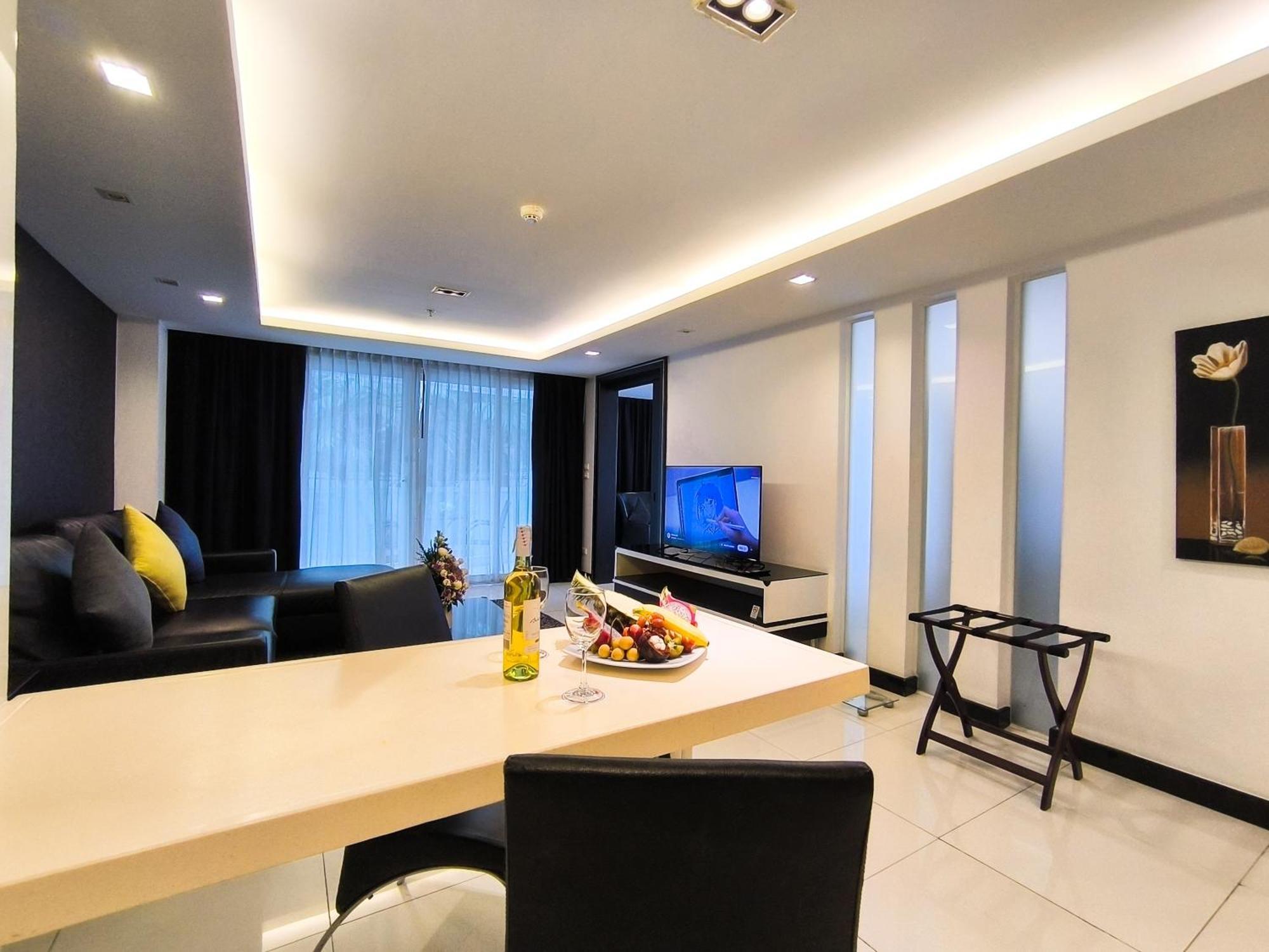Nova Suites Pattaya By Compass Hospitality Exterior foto