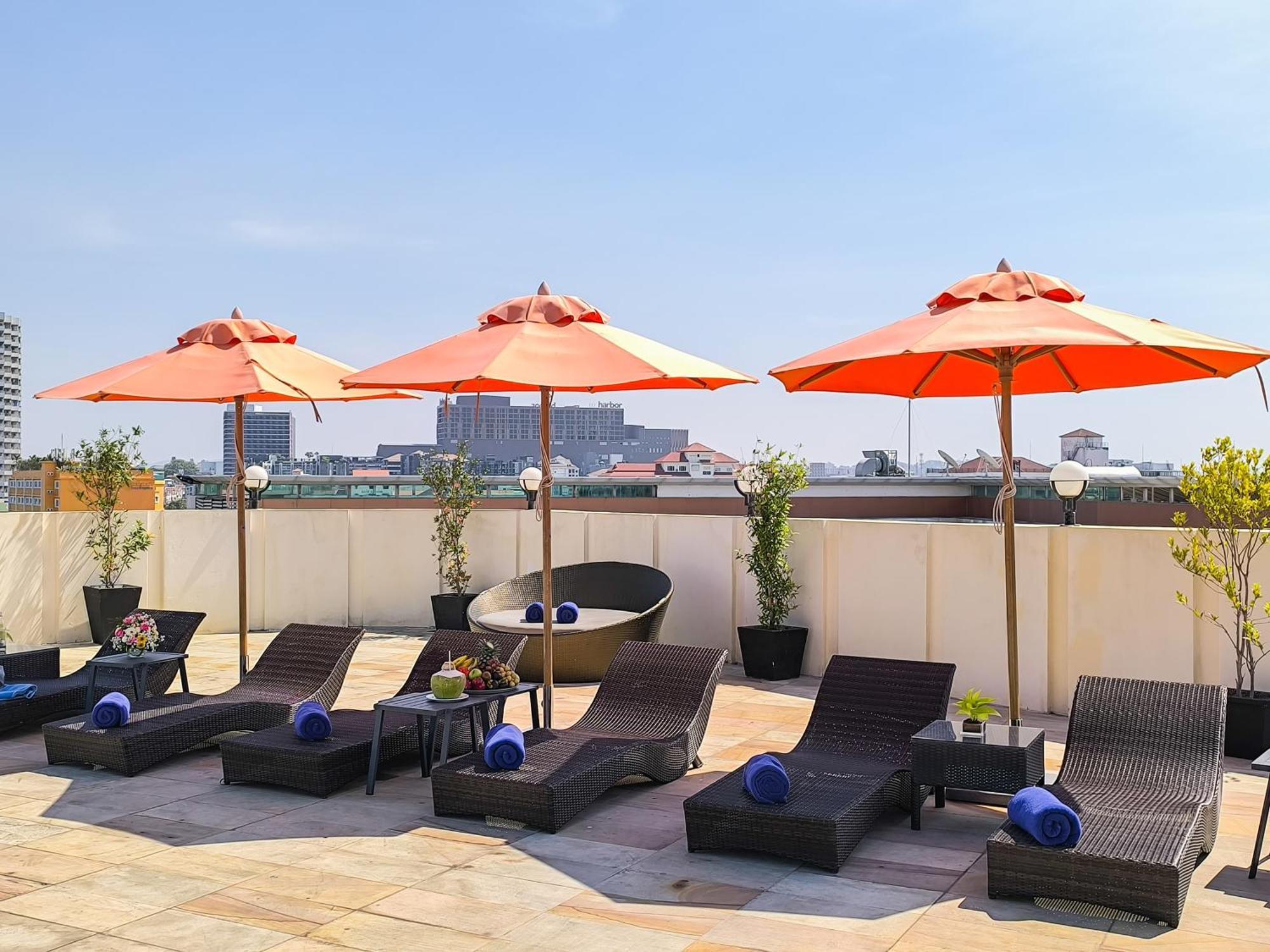 Nova Suites Pattaya By Compass Hospitality Exterior foto